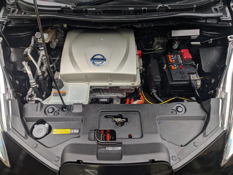 NISSAN LEAF