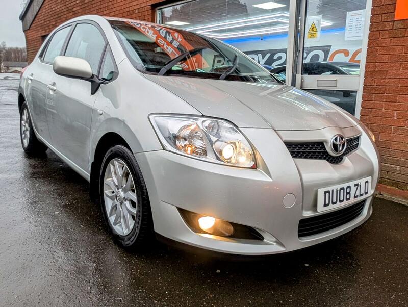 TOYOTA AURIS
