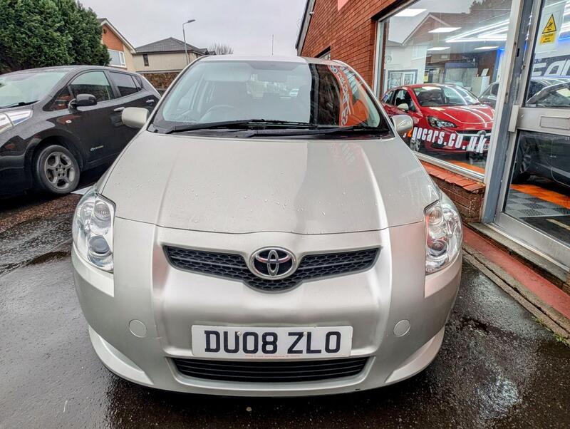 TOYOTA AURIS