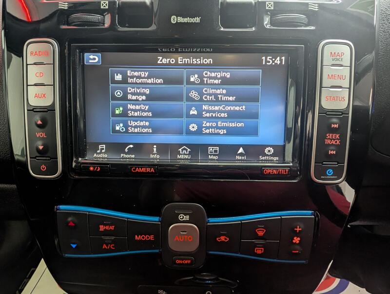 NISSAN LEAF