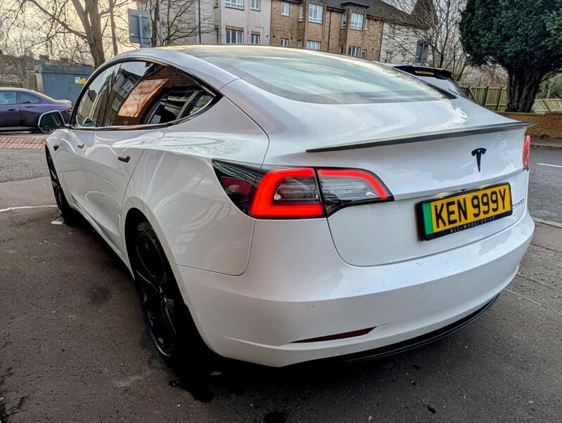 TESLA MODEL 3