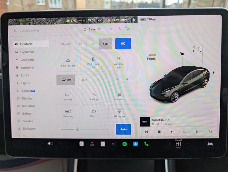 TESLA MODEL 3