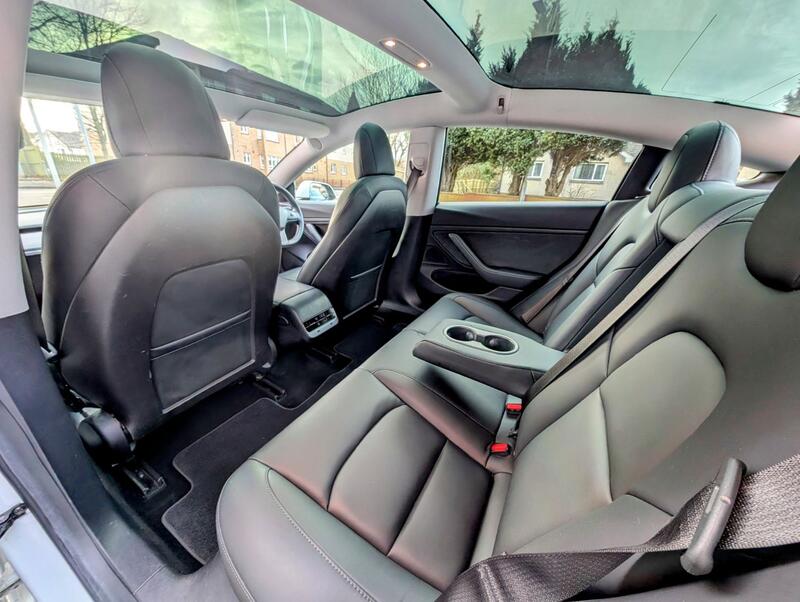 TESLA MODEL 3