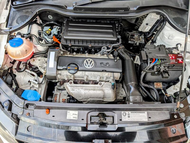 VOLKSWAGEN POLO