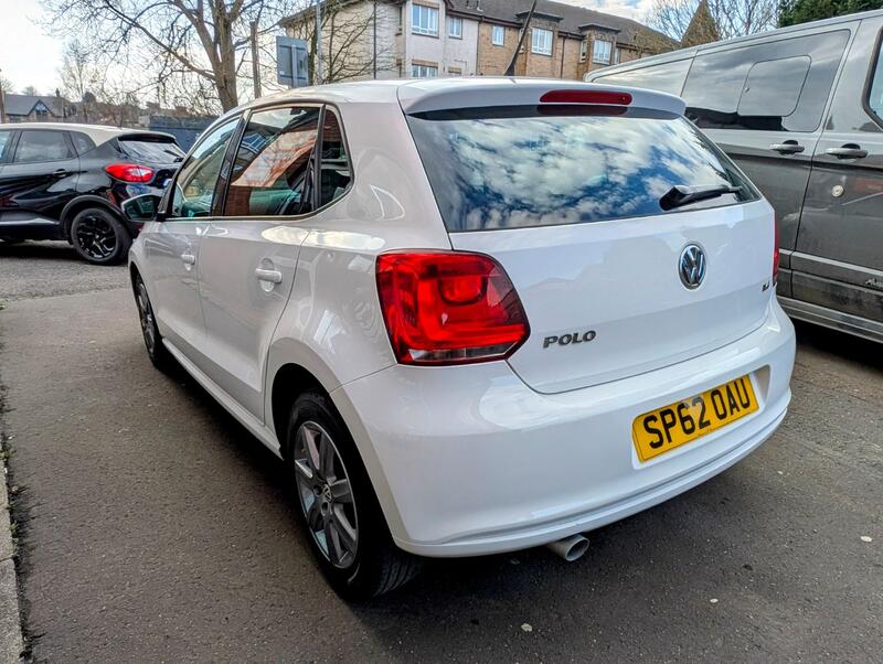 VOLKSWAGEN POLO